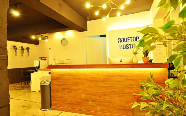 OYO Rooftop Hostel
