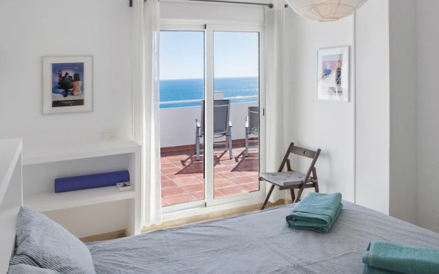 Beachclose Apartment with Large Terrace and Pool Ref 6