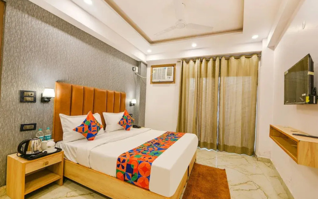 Fabhotel Tree House