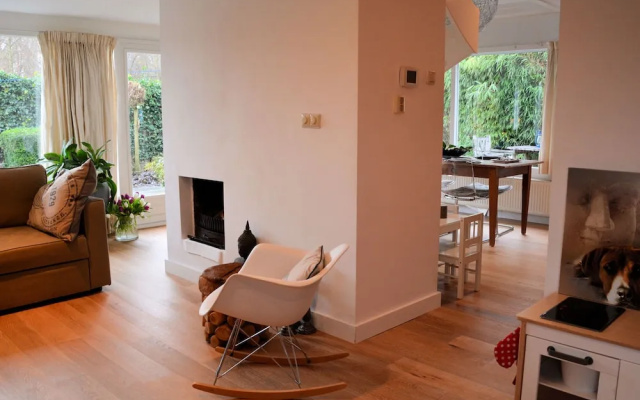 Quaint Holiday Home in Noordwijkerhout near Lake