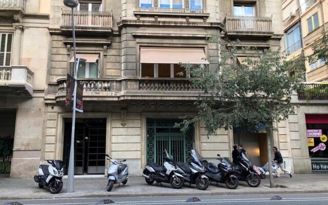 Отель Somnio Hostels Испания, Барселона - отзывы, цены и фото номеров - забронировать отель Somnio Hostels онлайн вид на фасад