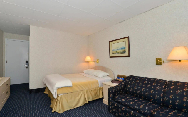 Canada's Best Value Inn & Suites