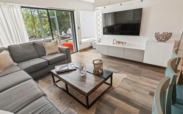 C-VOTED REMODELED UNIT! KAYAKs, MARINA,