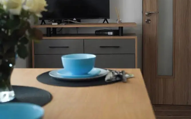 2 Bed Apt - Sleeps 4, Terrace & Pet Friendly