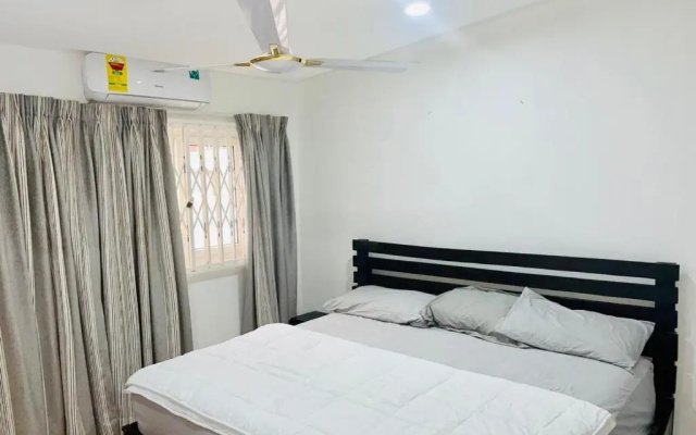 Private 3 Bedroom Home in Gated Community B's Guest House