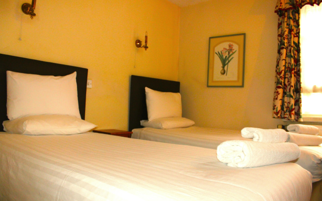 Brook Red Lion Hotel