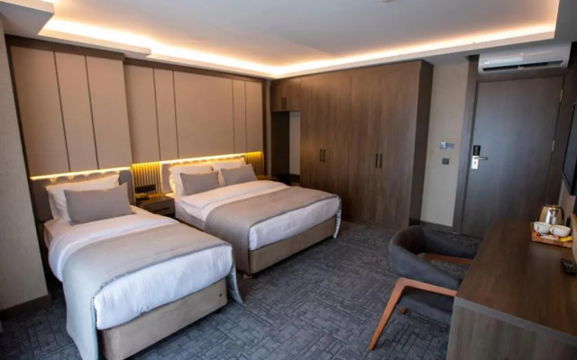 The Green Otel