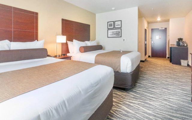 Cobblestone Hotel & Suites - De Pere/Green Bay