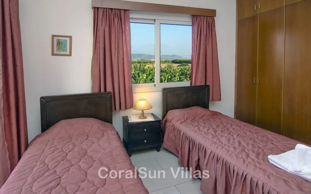Amazing Pool, Complete Privacy, Amenities and Beach Nearby