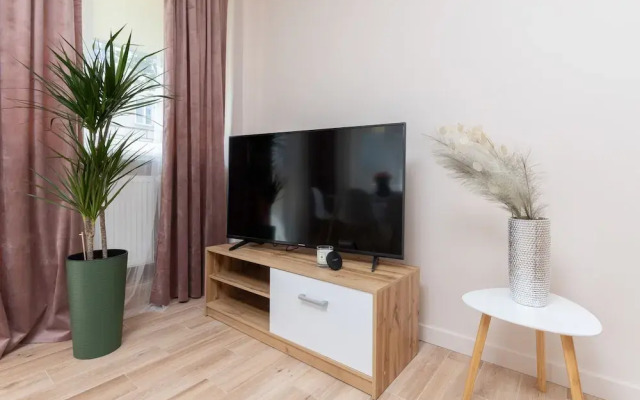 Apartment Rejtana Warszawa by Renters