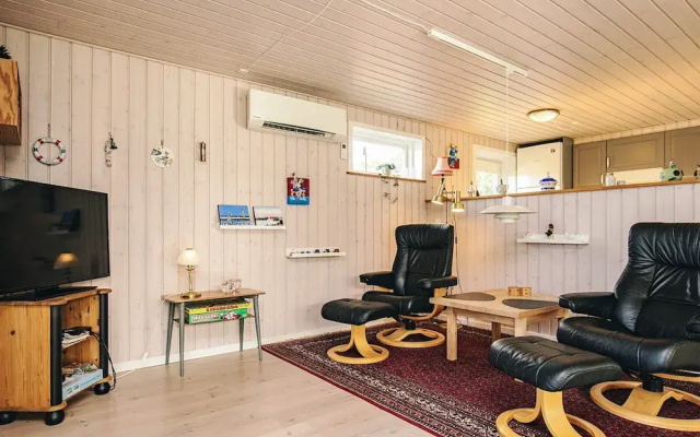4 Star Holiday Home in Hals
