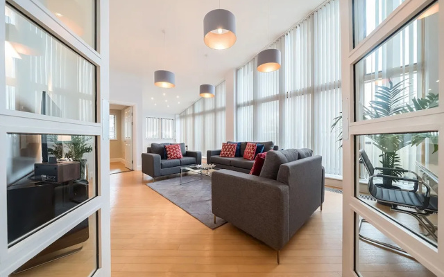 Roomspace -The Courtyard Penthouse