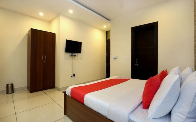OYO 9951 Hotel Satkar Avenue