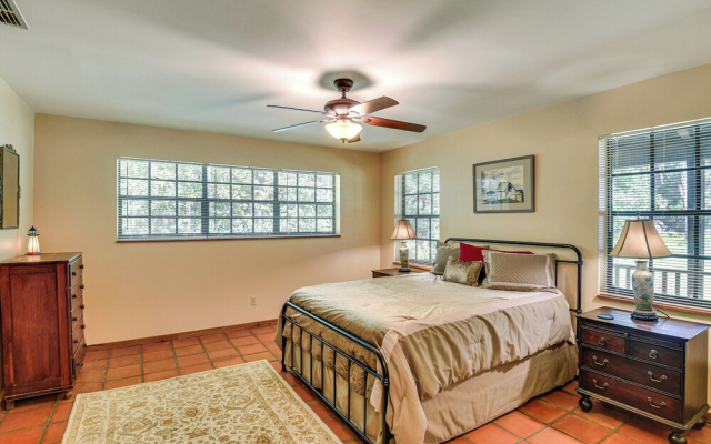 Little Lake George Hideaway w/ Furnished Boathouse