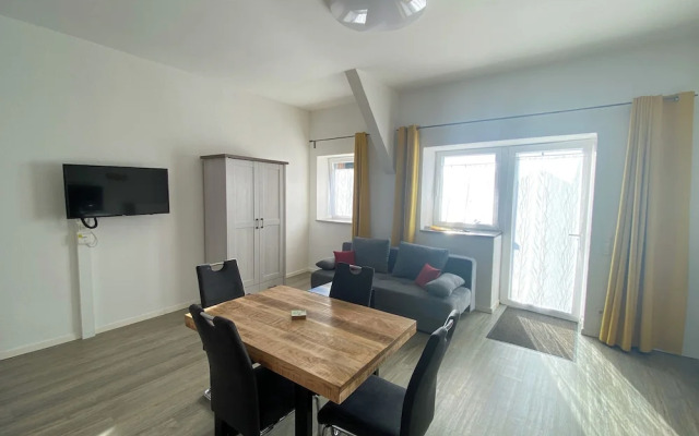 Race & Rest Apartments