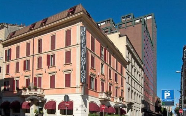 Hotel Sempione вид на фасад