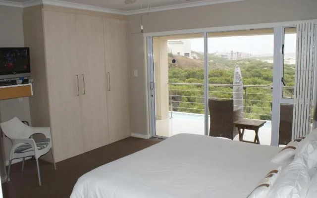 Moya Manzi Beach House