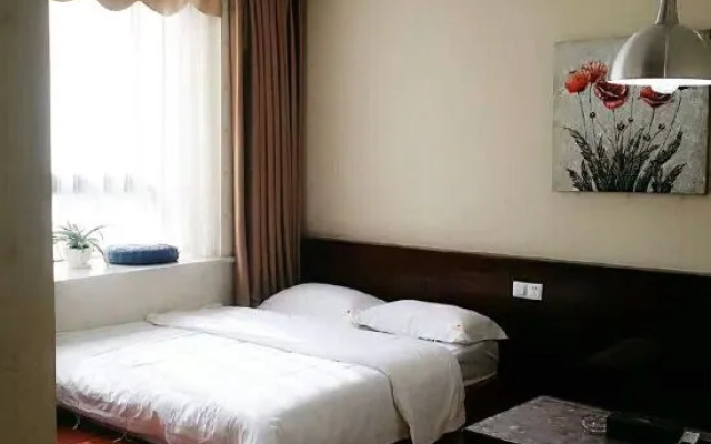 Liuyang Tulip Theme Apartment