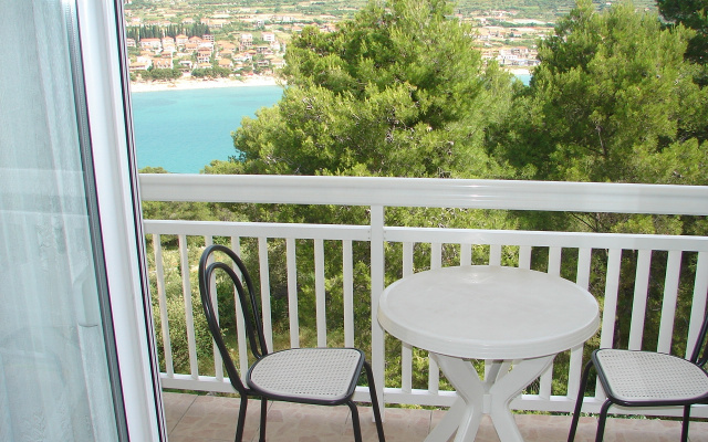 Apartment Mara - barbecue: A1 Trogir, Riviera Trogir