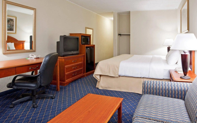 Ramada by Wyndham Uniontown