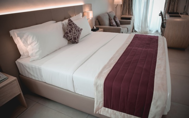 Platinum Cocotiers Hotel