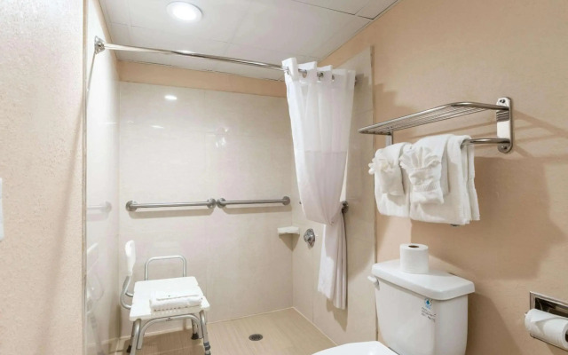 Quality Inn Pasadena - Houston East