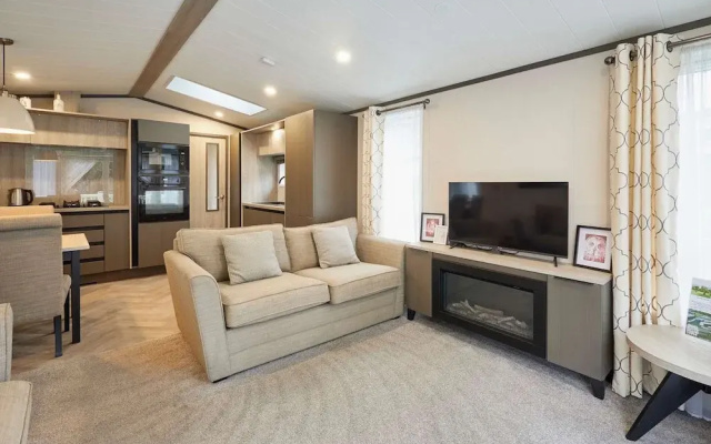 Host Stay Falconers Lodge