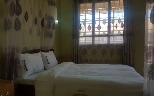 Esstana Hotel