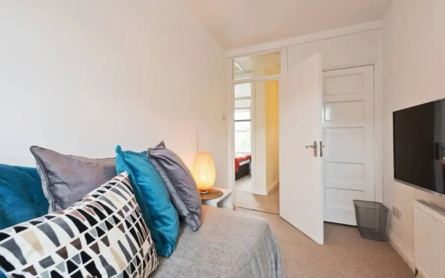 2 Bedroom Riverside Apartment