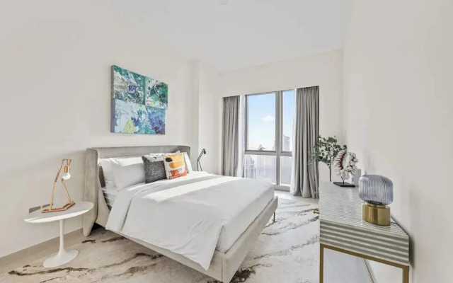 Luxury City Stay Near Mall and Pool
