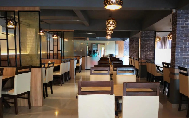 Adyar Plaza Inn
