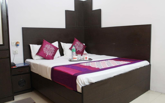 OYO 3033 Radiant Hotel