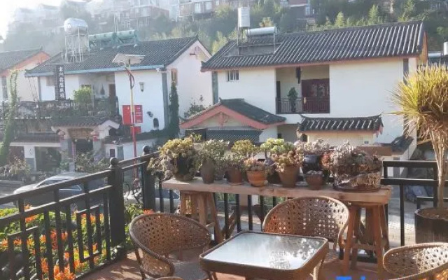 Shilin Youyou Inn