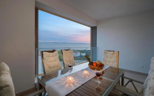 Sea view apartment EMA