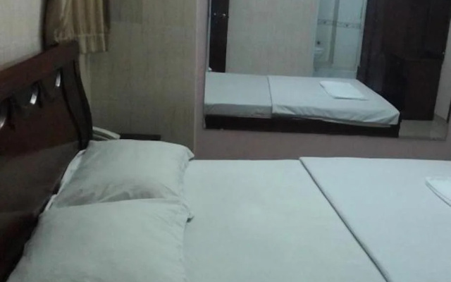 Hong Loan Hotel 3