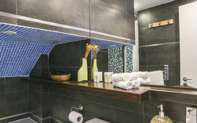 LV Premier P Real PI1 Central River Views Terrace