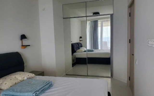 Beach House Gonio