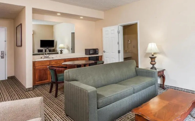Baymont by Wyndham Columbia Maury