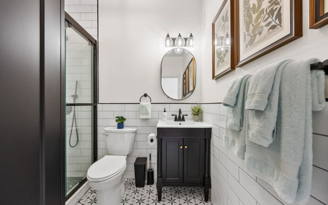 3 Bedroom Brownstone Near Subway & Columbia Uni