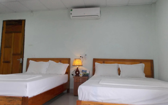 Rose Hotel