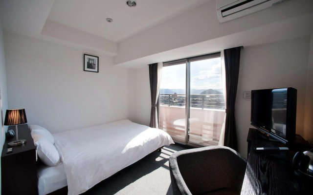 Omura Station Hotel