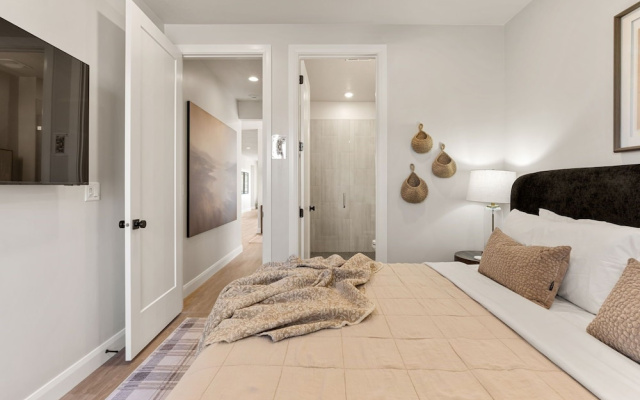 Isle Be Back 6 Bedroom Townhouse