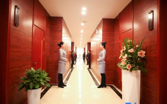 Sumahui Hotel (Suzhou East Railway Station Kechuang Center)