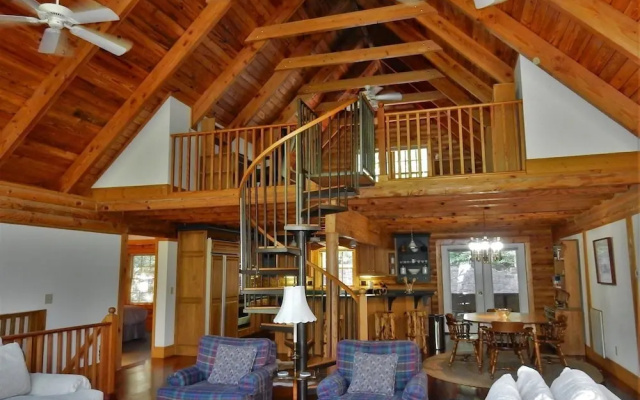 Lazy Bear Lodge