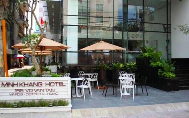 Minh Khang Hotel вид на фасад