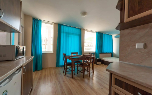 Roel Residence Apartments