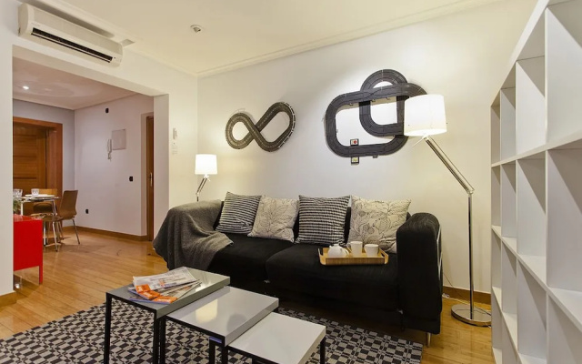 Fuencarral Apartments by Flatsweethome