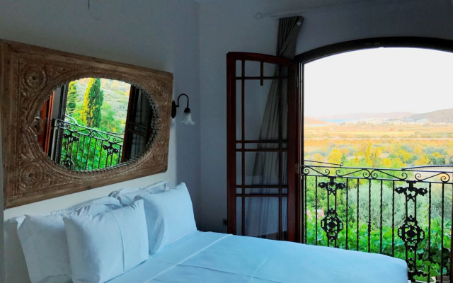 Villa Taraca Alacati Romantik Hotel
