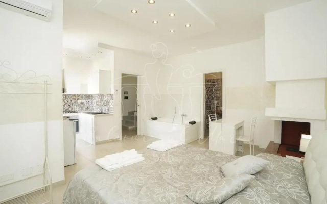 Room in B&B - B&B Balconi Sul Mare Suite With Hydromassage "faro Bianco"