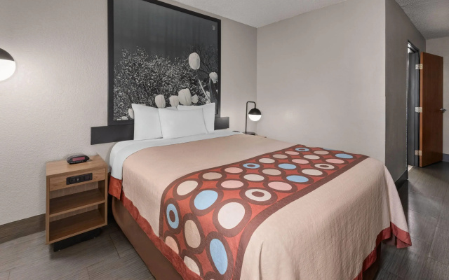 Super 8 by Wyndham Kent/Akron Area